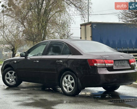 Коричневый Хендай Соната, объемом двигателя 2 л и пробегом 243 тыс. км за 5950 $, фото 3 на Automoto.ua