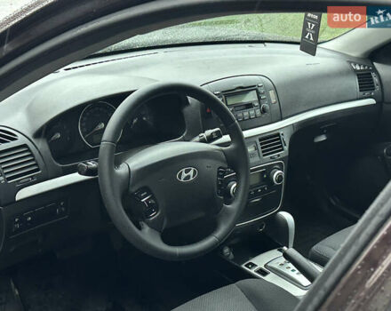 Коричневый Хендай Соната, объемом двигателя 2 л и пробегом 243 тыс. км за 5950 $, фото 16 на Automoto.ua