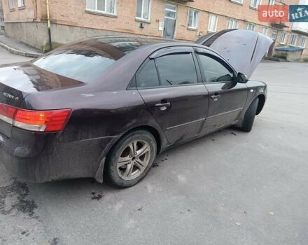 Коричневий Хендай Соната, об'ємом двигуна 2 л та пробігом 242 тис. км за 3800 $, фото 3 на Automoto.ua