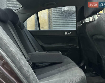 Коричневый Хендай Соната, объемом двигателя 2 л и пробегом 243 тыс. км за 5950 $, фото 10 на Automoto.ua