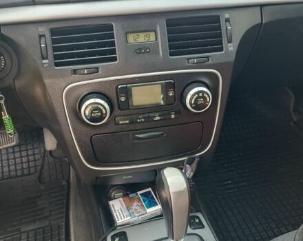 Коричневый Хендай Соната, объемом двигателя 2 л и пробегом 180 тыс. км за 5400 $, фото 6 на Automoto.ua