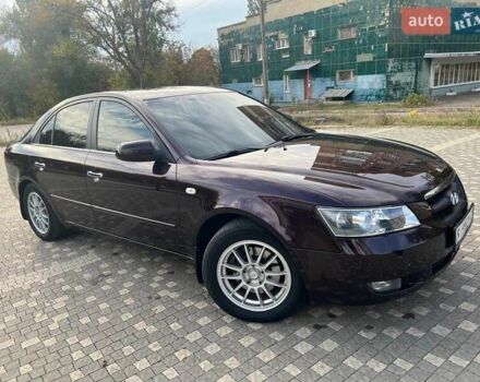 Коричневий Хендай Соната, об'ємом двигуна 2 л та пробігом 255 тис. км за 7600 $, фото 1 на Automoto.ua