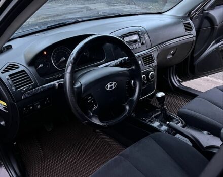 Коричневий Хендай Соната, об'ємом двигуна 2 л та пробігом 219 тис. км за 6400 $, фото 10 на Automoto.ua