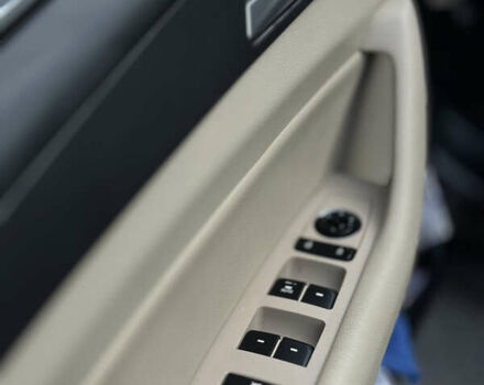 Коричневий Хендай Соната, об'ємом двигуна 2.36 л та пробігом 213 тис. км за 9999 $, фото 7 на Automoto.ua