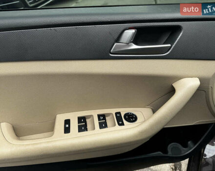 Коричневый Хендай Соната, объемом двигателя 2.4 л и пробегом 129 тыс. км за 11990 $, фото 9 на Automoto.ua