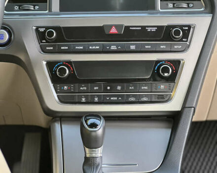 Коричневий Хендай Соната, об'ємом двигуна 2.4 л та пробігом 33 тис. км за 19712 $, фото 5 на Automoto.ua