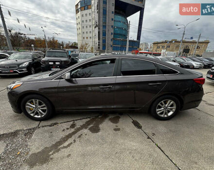 Коричневый Хендай Соната, объемом двигателя 2.4 л и пробегом 129 тыс. км за 11990 $, фото 1 на Automoto.ua