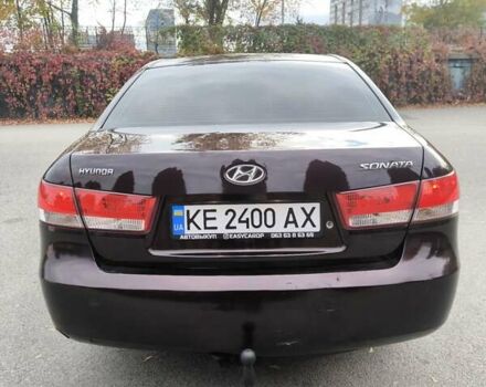 Красный Хендай Соната, объемом двигателя 2.36 л и пробегом 300 тыс. км за 3899 $, фото 8 на Automoto.ua