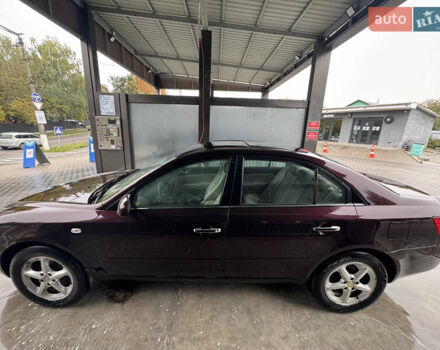 Красный Хендай Соната, объемом двигателя 3.34 л и пробегом 256 тыс. км за 5000 $, фото 1 на Automoto.ua