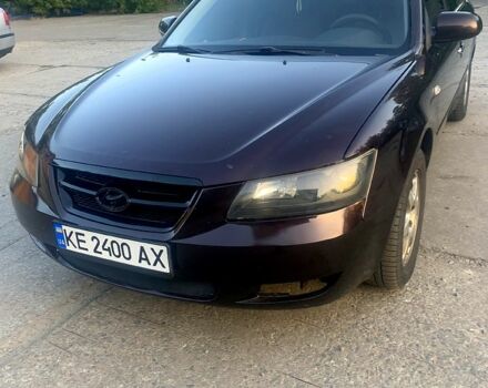 Червоний Хендай Соната, об'ємом двигуна 2.4 л та пробігом 300 тис. км за 2400 $, фото 3 на Automoto.ua