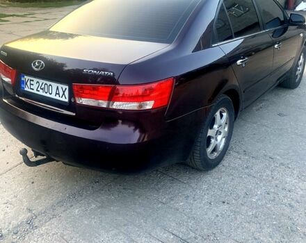 Червоний Хендай Соната, об'ємом двигуна 2.4 л та пробігом 300 тис. км за 2400 $, фото 4 на Automoto.ua