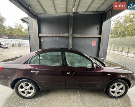 Красный Хендай Соната, объемом двигателя 3.34 л и пробегом 256 тыс. км за 5000 $, фото 3 на Automoto.ua