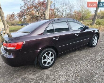 Червоний Хендай Соната, об'ємом двигуна 2 л та пробігом 280 тис. км за 4999 $, фото 17 на Automoto.ua