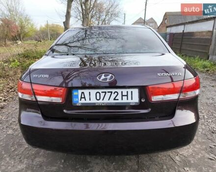 Червоний Хендай Соната, об'ємом двигуна 2 л та пробігом 280 тис. км за 4999 $, фото 14 на Automoto.ua