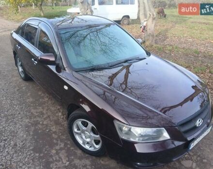 Червоний Хендай Соната, об'ємом двигуна 2 л та пробігом 280 тис. км за 4999 $, фото 12 на Automoto.ua