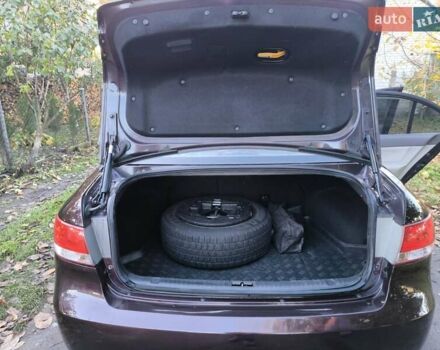 Червоний Хендай Соната, об'ємом двигуна 2 л та пробігом 280 тис. км за 4999 $, фото 23 на Automoto.ua