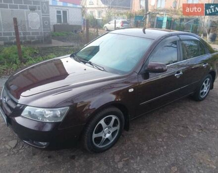 Червоний Хендай Соната, об'ємом двигуна 2 л та пробігом 280 тис. км за 4999 $, фото 5 на Automoto.ua