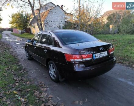 Червоний Хендай Соната, об'ємом двигуна 2 л та пробігом 280 тис. км за 4999 $, фото 21 на Automoto.ua