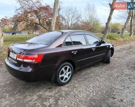 Червоний Хендай Соната, об'ємом двигуна 2 л та пробігом 280 тис. км за 4999 $, фото 15 на Automoto.ua