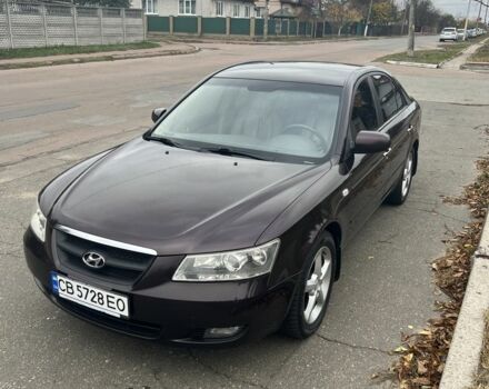 Красный Хендай Соната, объемом двигателя 2.4 л и пробегом 252 тыс. км за 5800 $, фото 2 на Automoto.ua