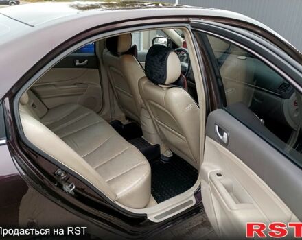 Червоний Хендай Соната, об'ємом двигуна 2.4 л та пробігом 253 тис. км за 5800 $, фото 8 на Automoto.ua