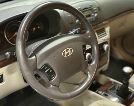 Червоний Хендай Соната, об'ємом двигуна 2.4 л та пробігом 133 тис. км за 8500 $, фото 11 на Automoto.ua