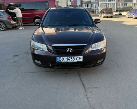 Красный Хендай Соната, объемом двигателя 2 л и пробегом 260 тыс. км за 4700 $, фото 1 на Automoto.ua