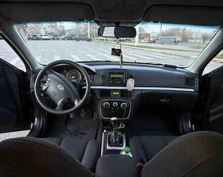 Червоний Хендай Соната, об'ємом двигуна 2 л та пробігом 225 тис. км за 5000 $, фото 19 на Automoto.ua