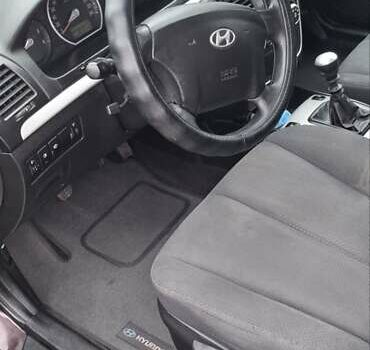 Красный Хендай Соната, объемом двигателя 1.99 л и пробегом 250 тыс. км за 4500 $, фото 4 на Automoto.ua