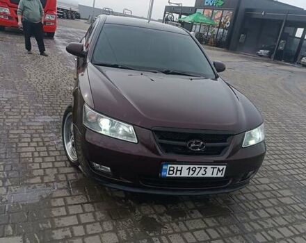 Красный Хендай Соната, объемом двигателя 2.4 л и пробегом 302 тыс. км за 6000 $, фото 2 на Automoto.ua