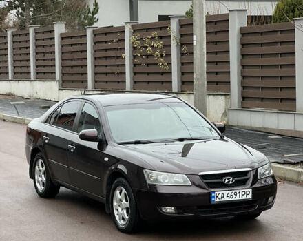 Красный Хендай Соната, объемом двигателя 2 л и пробегом 348 тыс. км за 6800 $, фото 1 на Automoto.ua