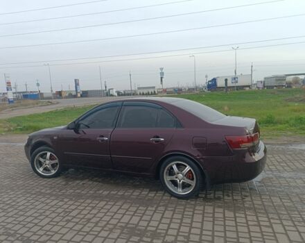 Червоний Хендай Соната, об'ємом двигуна 2.4 л та пробігом 302 тис. км за 6000 $, фото 1 на Automoto.ua