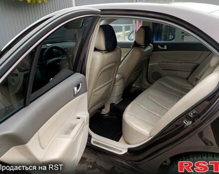 Червоний Хендай Соната, об'ємом двигуна 2.4 л та пробігом 253 тис. км за 5800 $, фото 7 на Automoto.ua