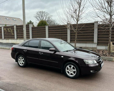 Красный Хендай Соната, объемом двигателя 2 л и пробегом 348 тыс. км за 6800 $, фото 6 на Automoto.ua