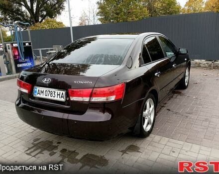 Червоний Хендай Соната, об'ємом двигуна 2.4 л та пробігом 253 тис. км за 5800 $, фото 2 на Automoto.ua