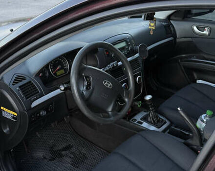 Червоний Хендай Соната, об'ємом двигуна 2 л та пробігом 225 тис. км за 5000 $, фото 9 на Automoto.ua