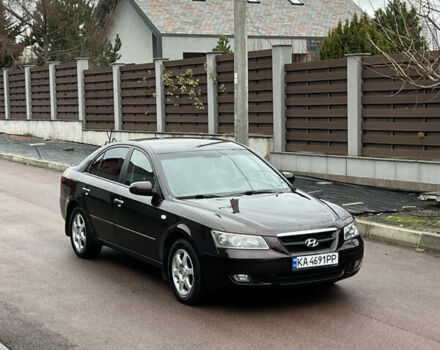 Красный Хендай Соната, объемом двигателя 2 л и пробегом 348 тыс. км за 6800 $, фото 5 на Automoto.ua