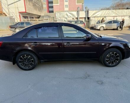 Красный Хендай Соната, объемом двигателя 2 л и пробегом 260 тыс. км за 4700 $, фото 4 на Automoto.ua