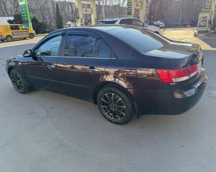 Красный Хендай Соната, объемом двигателя 2 л и пробегом 260 тыс. км за 4700 $, фото 3 на Automoto.ua