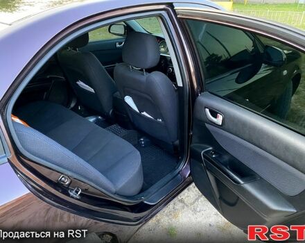 Красный Хендай Соната, объемом двигателя 2 л и пробегом 259 тыс. км за 7300 $, фото 7 на Automoto.ua
