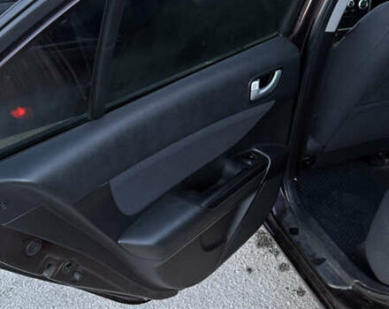 Червоний Хендай Соната, об'ємом двигуна 2 л та пробігом 225 тис. км за 5000 $, фото 11 на Automoto.ua