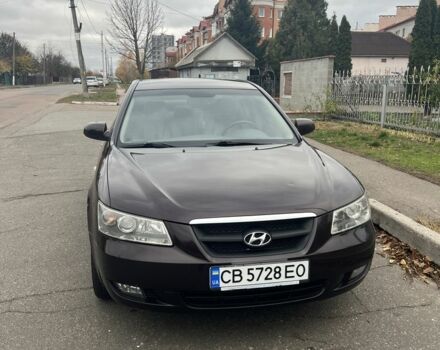 Красный Хендай Соната, объемом двигателя 2.4 л и пробегом 252 тыс. км за 5800 $, фото 1 на Automoto.ua