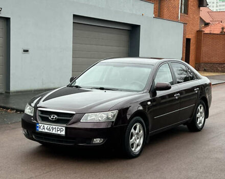 Красный Хендай Соната, объемом двигателя 2 л и пробегом 348 тыс. км за 6800 $, фото 2 на Automoto.ua