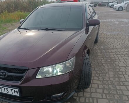 Червоний Хендай Соната, об'ємом двигуна 2.4 л та пробігом 302 тис. км за 6000 $, фото 4 на Automoto.ua