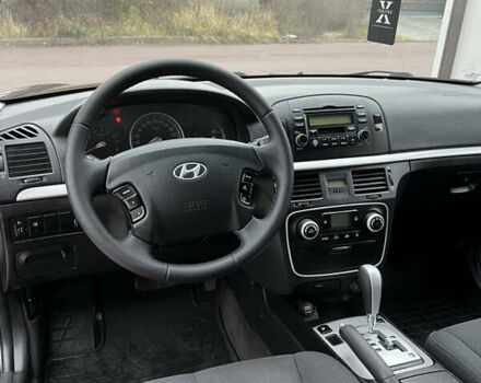 Красный Хендай Соната, объемом двигателя 2 л и пробегом 348 тыс. км за 6800 $, фото 18 на Automoto.ua