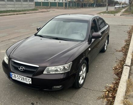 Красный Хендай Соната, объемом двигателя 2.4 л и пробегом 252 тыс. км за 5800 $, фото 3 на Automoto.ua