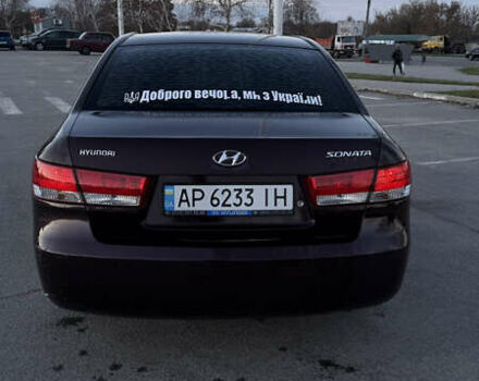 Червоний Хендай Соната, об'ємом двигуна 2 л та пробігом 225 тис. км за 5000 $, фото 4 на Automoto.ua