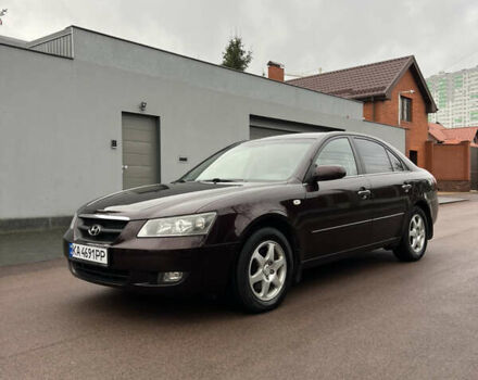 Красный Хендай Соната, объемом двигателя 2 л и пробегом 348 тыс. км за 6800 $, фото 13 на Automoto.ua