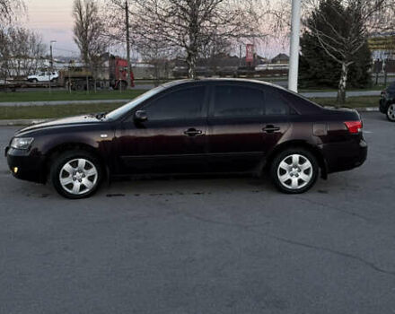 Червоний Хендай Соната, об'ємом двигуна 2 л та пробігом 225 тис. км за 5000 $, фото 6 на Automoto.ua