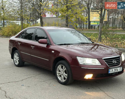 Красный Хендай Соната, объемом двигателя 2 л и пробегом 240 тыс. км за 5300 $, фото 6 на Automoto.ua